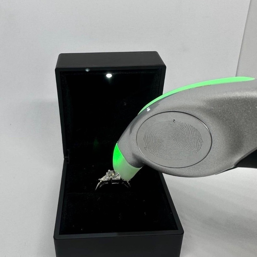 New GRA Moissanite Diamond Ring Radiant Cut 3 Stone Brilliant Engagement 18k - Picture 3 of 4